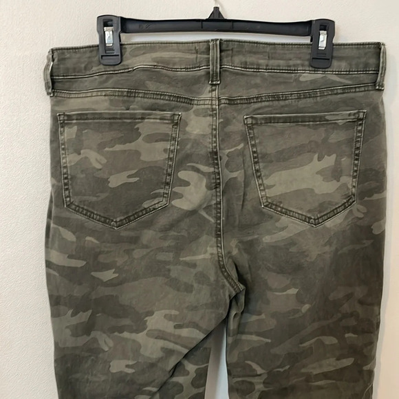 NYDJ Ami Skinny High Rise Stretch Slimming Compression Camo Print Jeans Size 12 - Picture 4 of 6